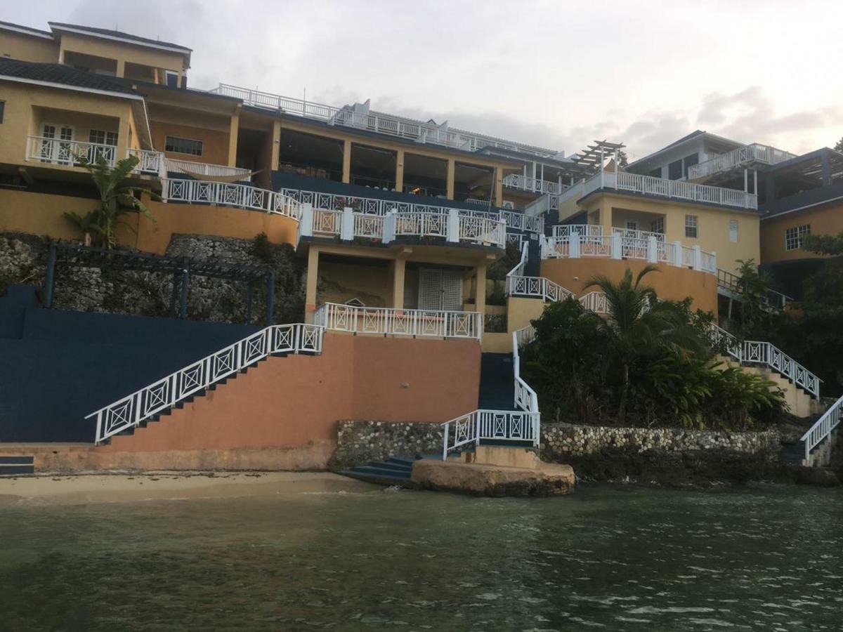 Moxons Beach Club Boscobel Exteriör bild